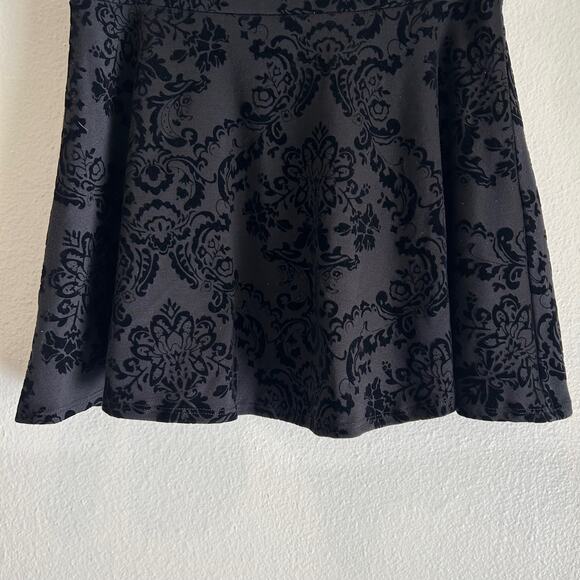 A. Byer VTG Mini Skirt Velvet Burnout Black SZXL Whimsigoth Dark Romantic Party - Picture 5 of 9